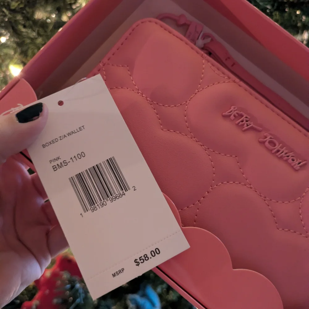 Betsey Johnson Bubblegum Pink Stitched Hearts Wristlet Wallet - Picture 4 of 5